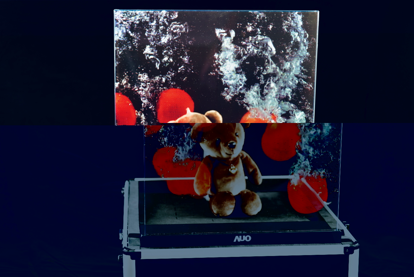 友達領先研發Micro LED透明顯示器，具備高穿透、低繞射、高亮度、可拼接之特性，可應用於智慧移動、智慧零售、商業展示等多元場域