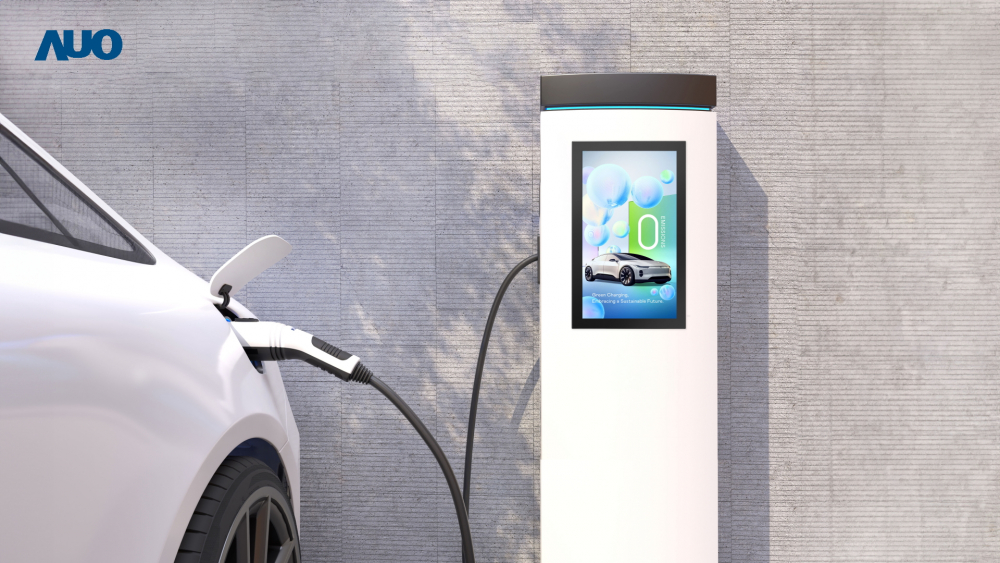 友達〝EVSE車用充電樁解決方案〞專為電動汽車充電樁設計，具有高亮度、克服戶外艱難環境的耐溫、耐紫外線等特性，並搭載散熱性及擴充性強的高效能工業電腦，可實現人機互動訴求，如資訊顯示、支付等應用