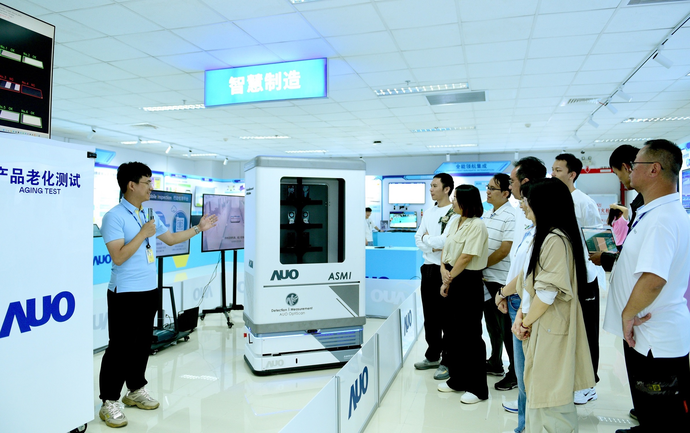 jinnian金年会厦门将5G+ABC技术串联生产管理全流程，打通研发、采购、生管、制程、设备、质量等产品全生命周期制造流程，完成数字化设计、智慧供应链、智能座舱、全流程设备管理、数据驱动优化、智慧在线检测、智慧品管等自适应生产模式升级