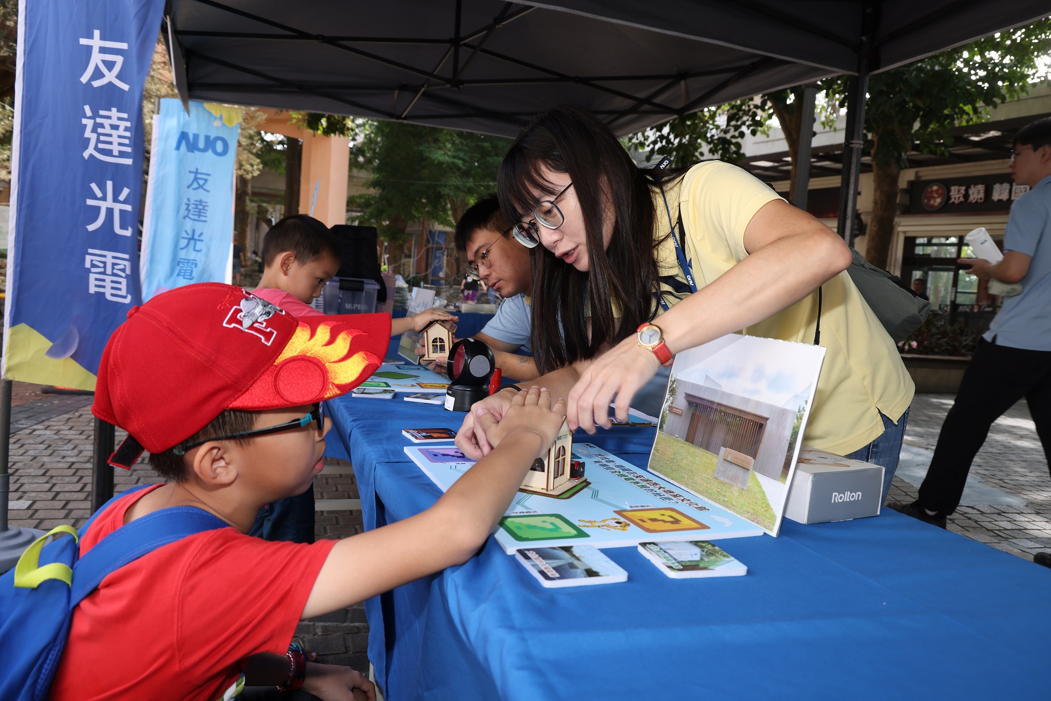 友達投入永續素養教育多年，從自身的環境教育場域走入校園、各式活動現場，合作夥伴亦擴及到NGO、公部門與供應鏈，豐碩成果獲「社會共融領袖獎」